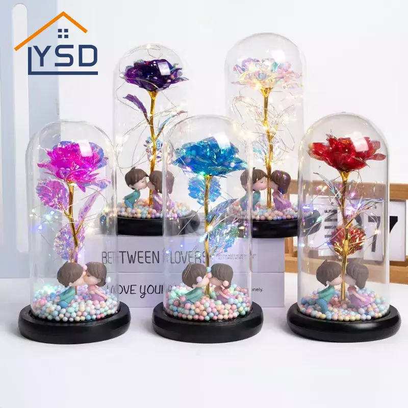 Valentin-napi üvegkupola virágok